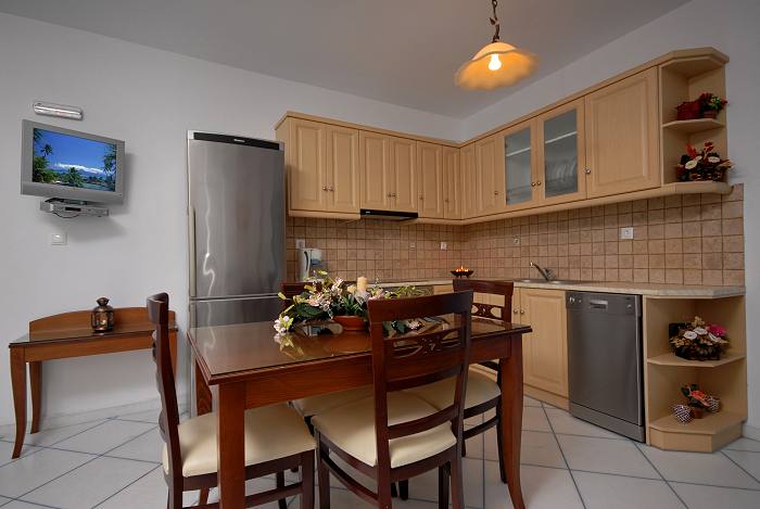 antony apartments naxos